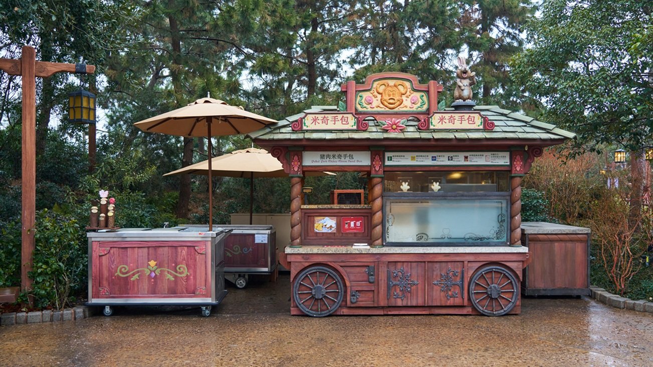 Fantasyland Mickey Mouse Hand Bun · Shanghai Disneyland