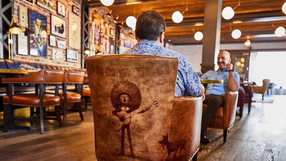 Lamplight Lounge en Pixar Pier