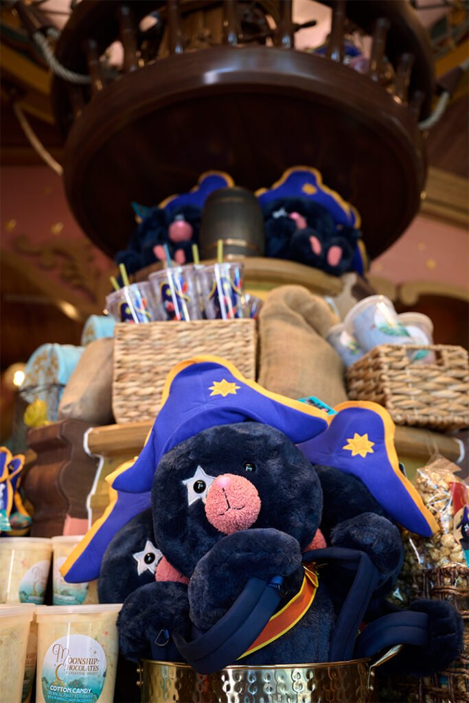 Moonship Chocolates & Celestial Sweets en Epic Universe