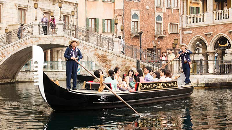Venetian Gondolas: Tokyo DisneySea
