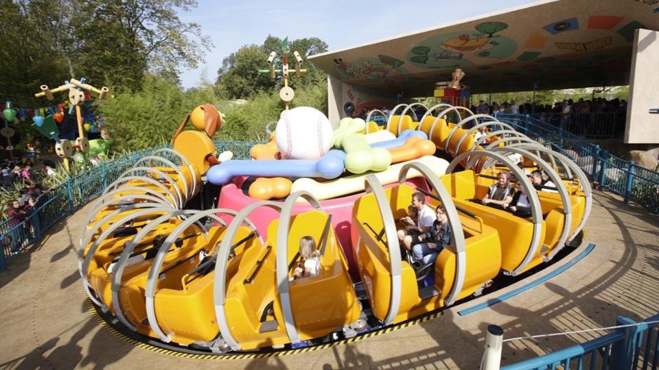 Slinky Dog Zigzag Spin en Disney Adventure World