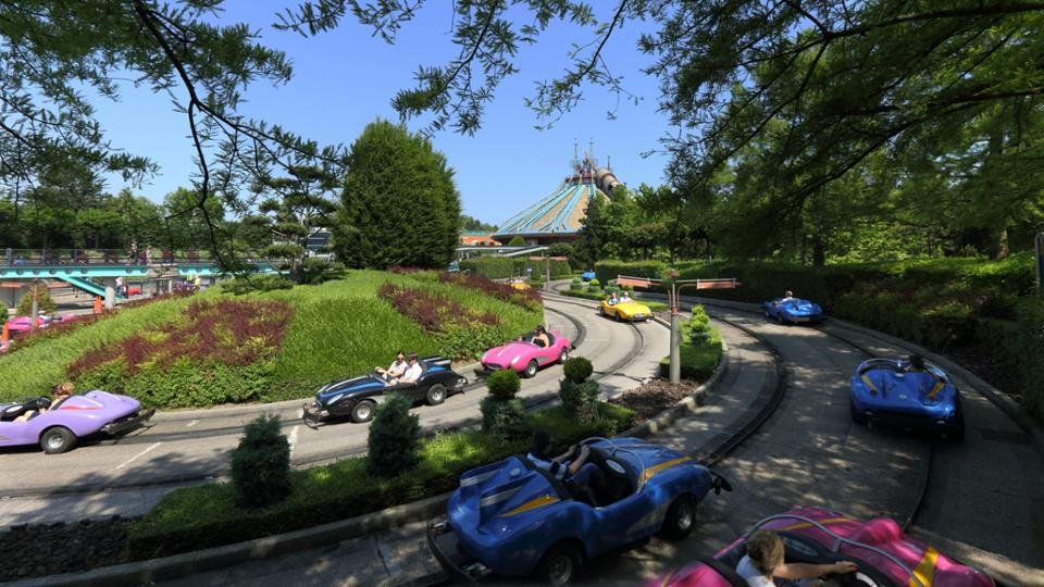 Autopia, presentado por Avis en Disneyland Park París