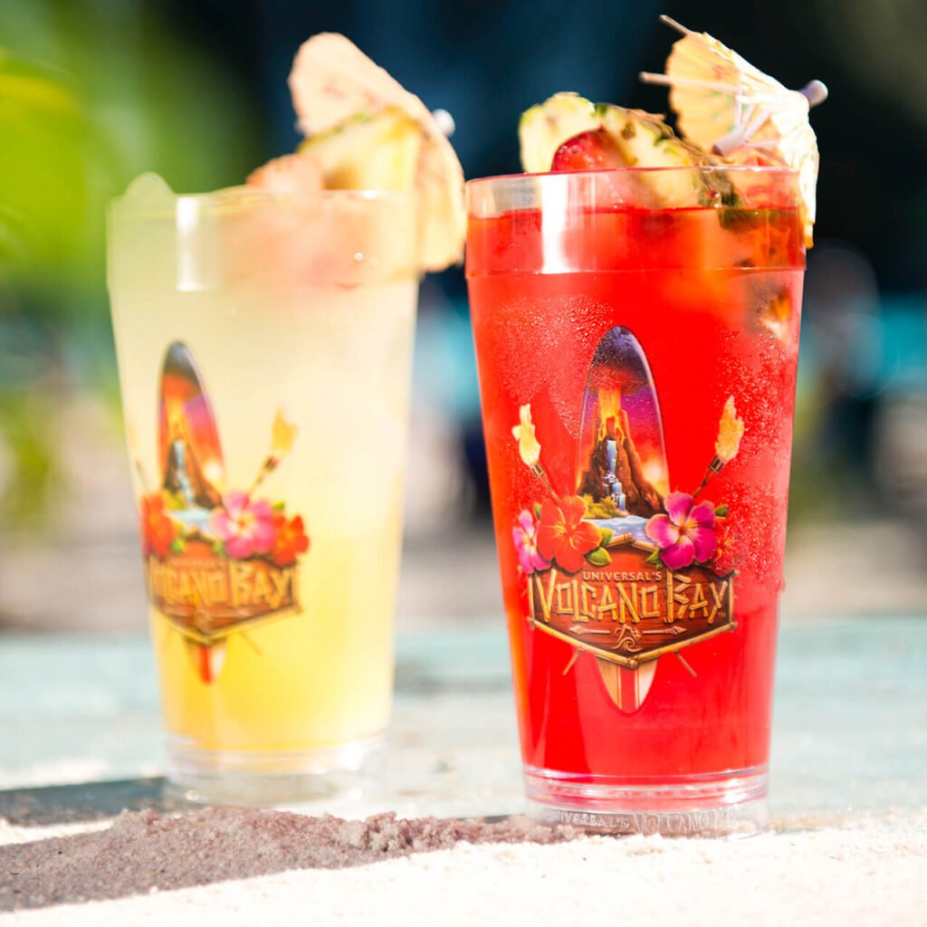Dancing Dragons Boat Bar en Volcano Bay — fotografía oficial de Universal