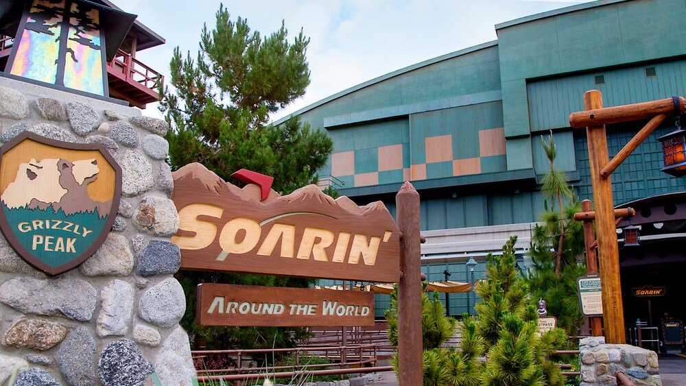 Teatro de vuelo de Soarin’ en Grizzly Peak