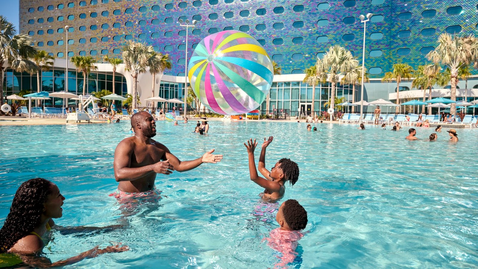 Piscina — terra-luna en Universal Orlando